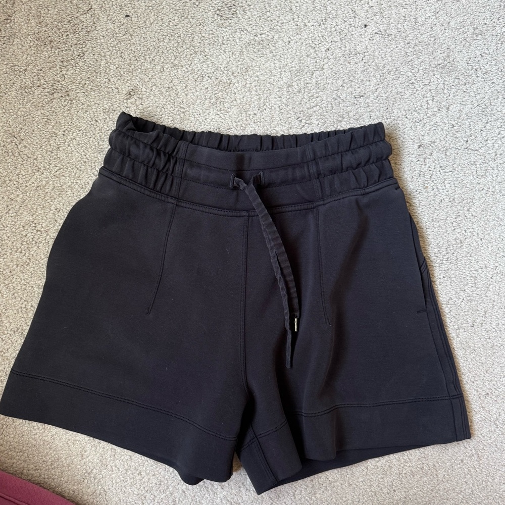 lululemon athletica Black soft ambitions high rise Shorts size 4